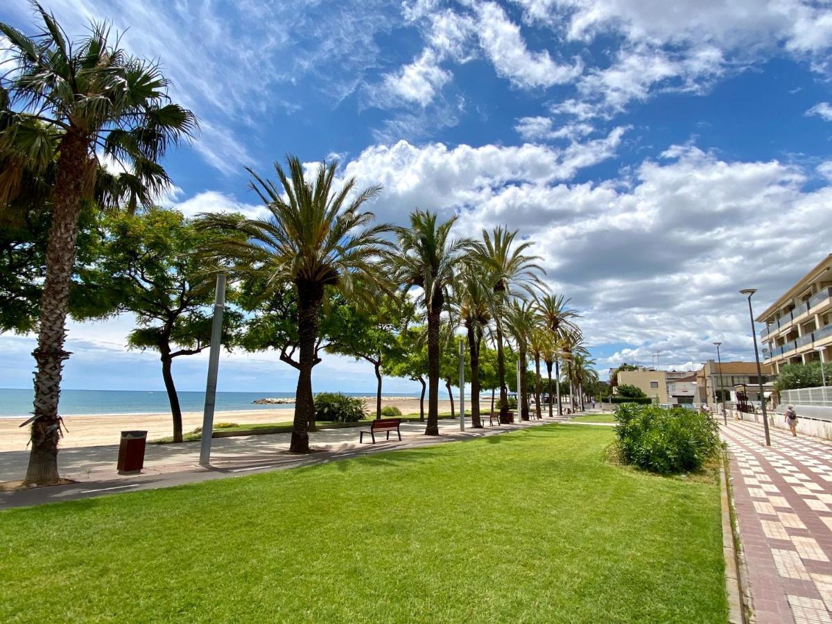 Casa Comoda Delante De La Playa Con Vista Al Mar Cambrils Exterior photo